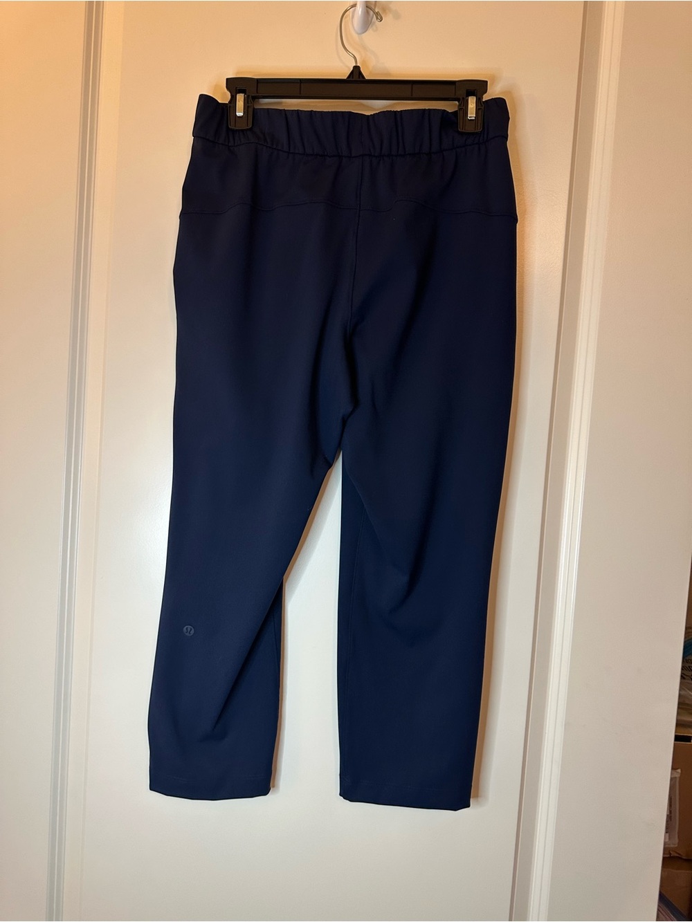 LULULEMON ON THE FLY PANT 7/8 NAVY SIZE 6 - Picture 4 of 9